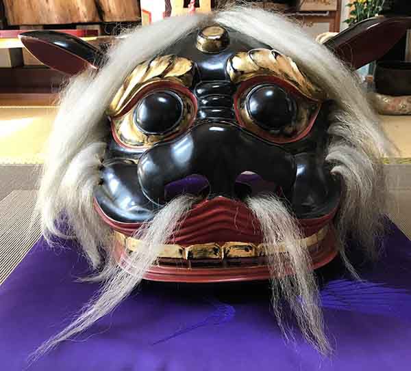 飯豊萩生土屋家の獅子頭