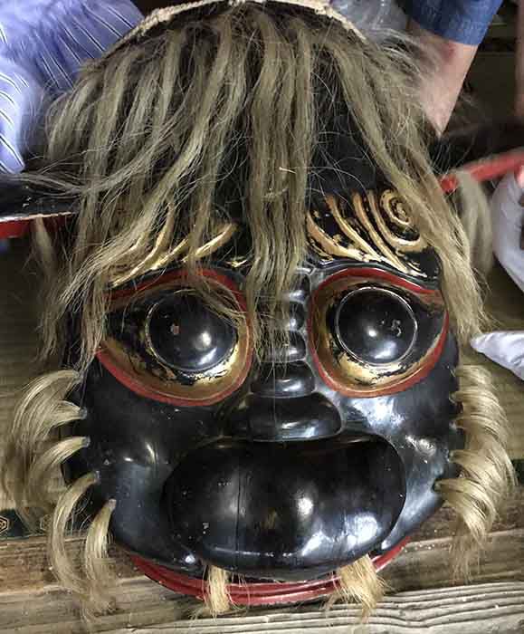 座主神社の二代目獅子