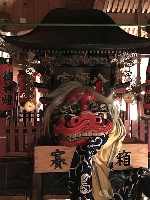 小国町八幡神社の獅子