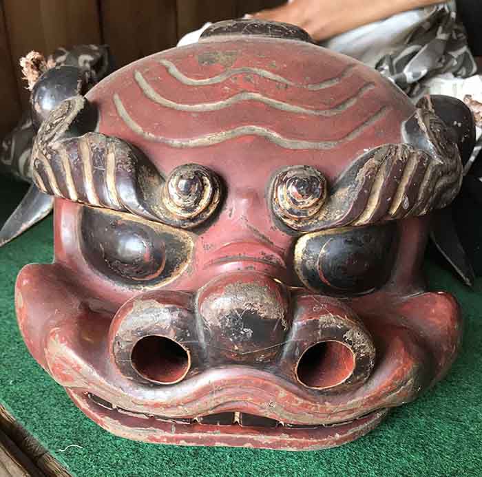 高畠町一本柳の稲荷神社の獅子頭