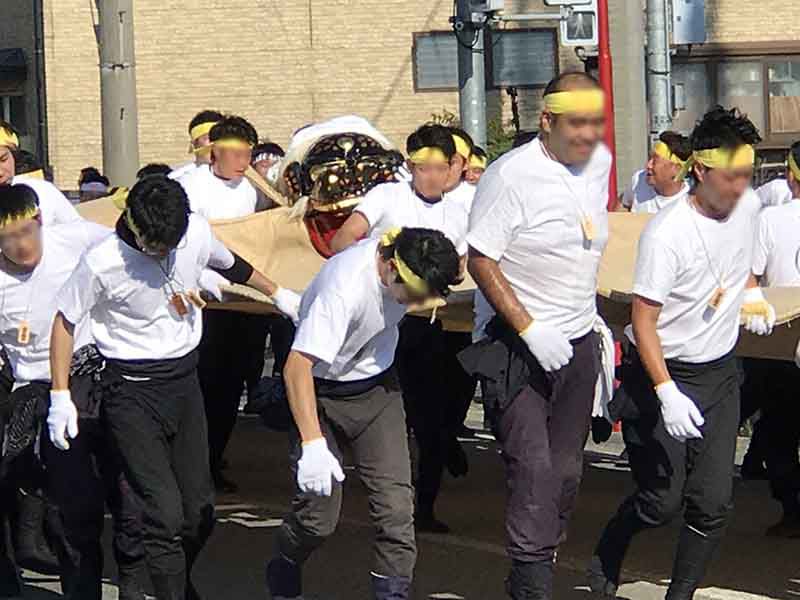赤湯烏帽子山八幡宮の獅子来たー!