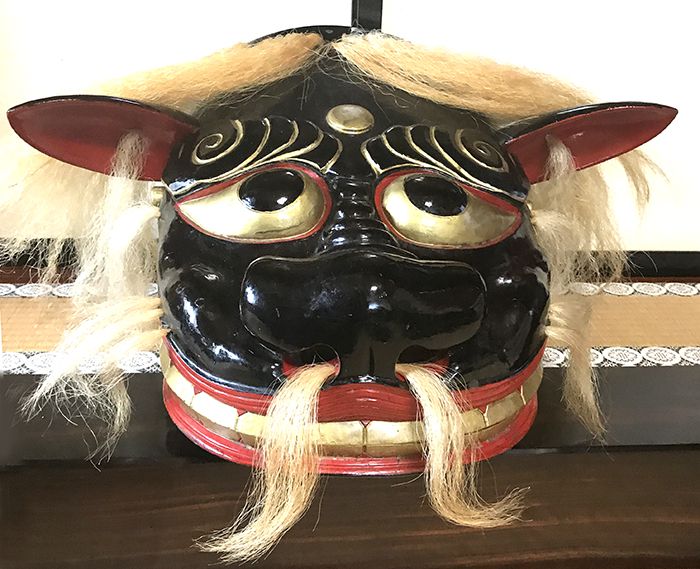 飯豊町小白川の一ノ宮神社の獅子頭