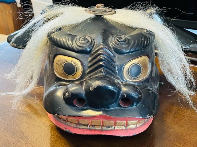 渡部十左衛門作の黒獅子
