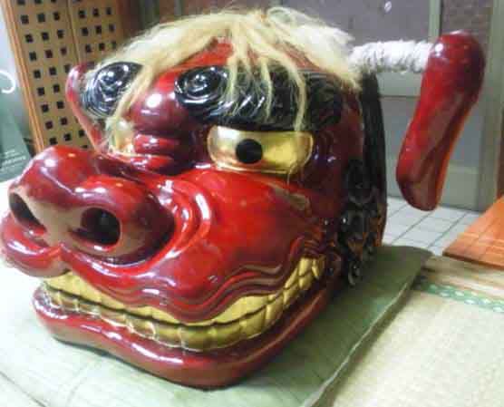 白鷹町中山の熊野神社の獅子頭彫り師