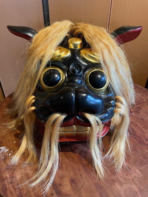 西大塚薬師堂の獅子頭化粧直し