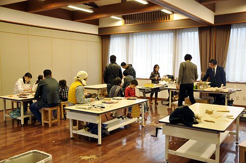 「木・削る・楽しむ」ワークショップ