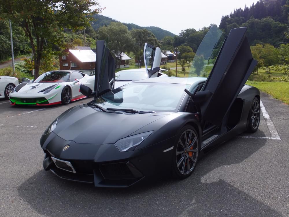スーパーカー・ミーティング　ばんざーい。