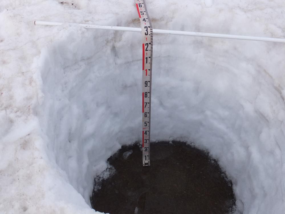 ただいまの残雪量、なんと１３０ｃｍ。