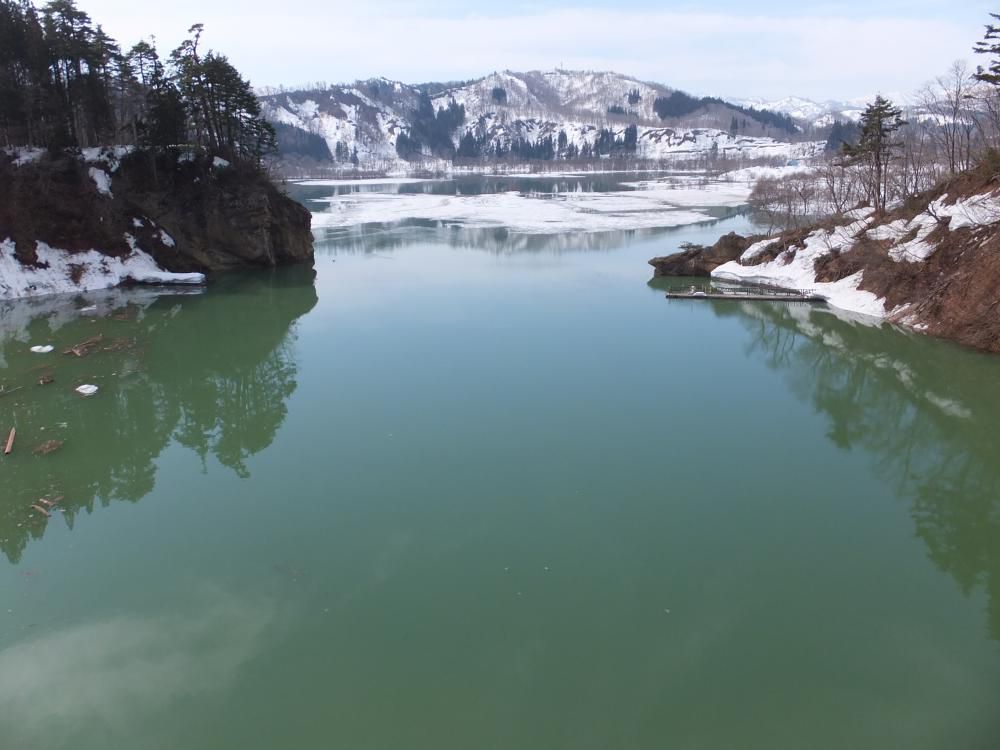 白川ダム湖　間もなく満水　幻想の世界へ　レッツゴー!