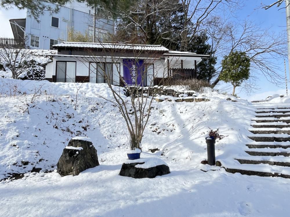 『雪の白石、蒼塵窯の冬』