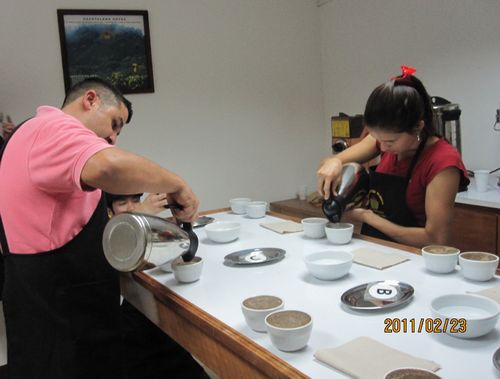 中米買付けの旅～ニカラグア編～　「僕らが焙煎したコーヒーを育て手セルジオさんにティスティングしてもらいました！」
