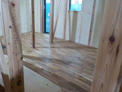 「郡山市台新・シンプルノートＹ邸」床張り