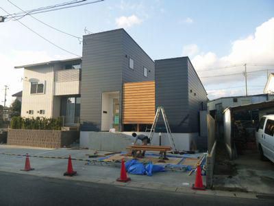 「郡山市台新・シンプルノートＹ邸」いよいよ板塀作業