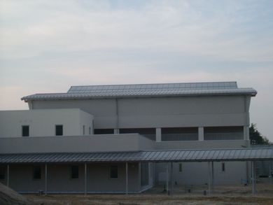 小学校体育館のＯＭソーラー工事を終えて