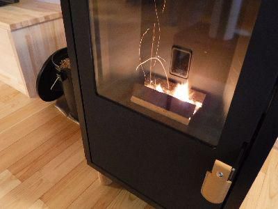 【郡山市開成・ドミノＳ邸】　ペレットストーブの火入れ式