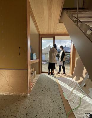 【いわき市四倉・Ａ邸／伊礼智設計室】 石敷きの通り土間