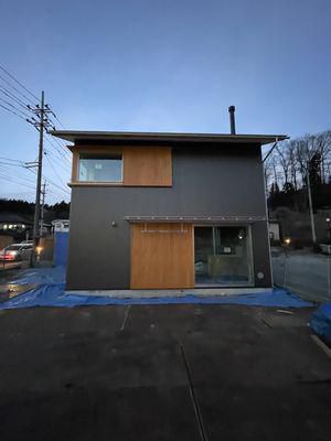 【二本松市榎戸・Ｉ邸／フォルム建築計画】 足場は外れ全容明らかに