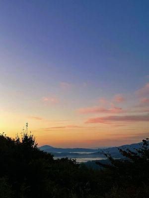 里山日記･･･山頂にて日の出シャワー
