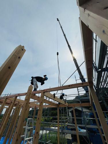 「福島市小田・シンプルノートＨ邸」　大工の輝きを増した建て方作業