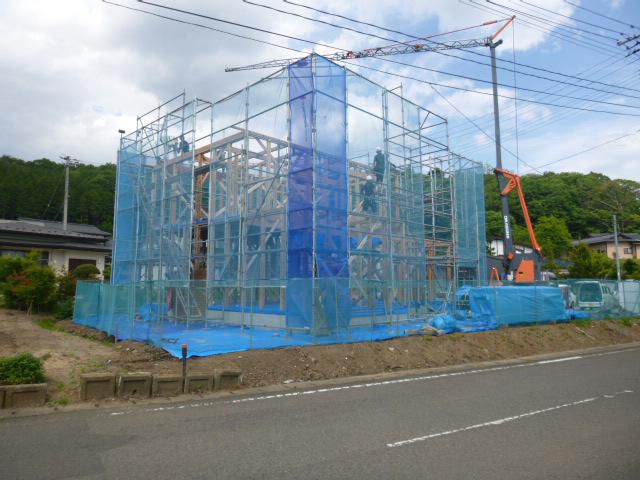 「 白河市大信・Ｏ邸」　静か～に、上棟作業