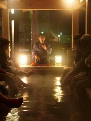 【天童温泉名物】夕食後のお楽しみ♪足湯で昔語りを聞こう♪
