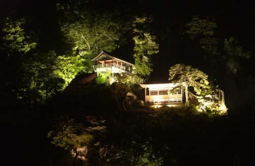【8/24まで】天童温泉発！「山寺ライトアップ号」運行しています。