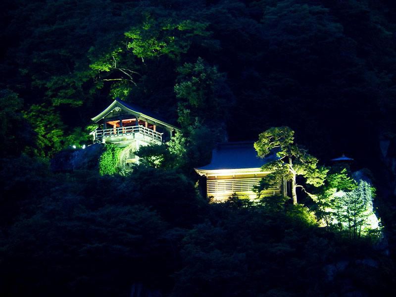 ★夏の山寺ライトアップツアー開催中です★