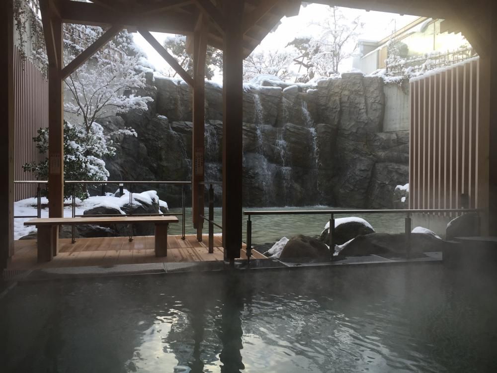 雪見露天風呂を楽しめる季節になりました♪