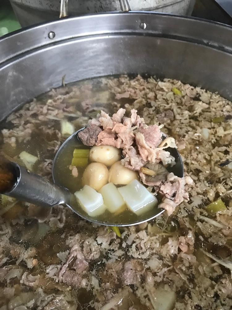 夕食のいも煮を味付け中♪