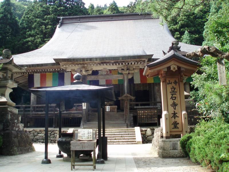 幻想的な山寺のライトアップ♪