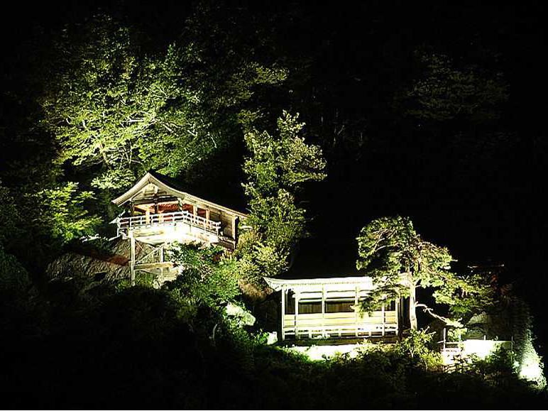 【10/28-11/11】秋の山寺★ライトアップツアー！