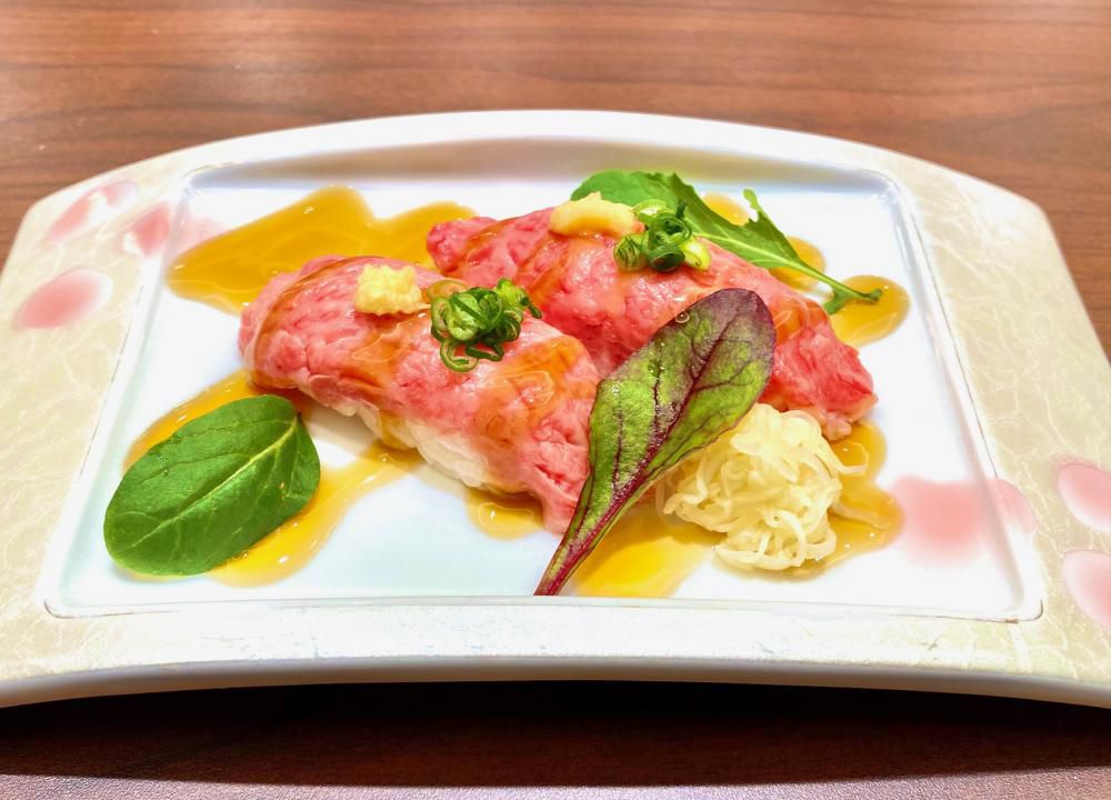 夕食にもう1品追加♪山形牛の握り寿司登場！