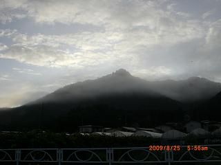 ◆朝もやの文殊山　　＠＠＠＠