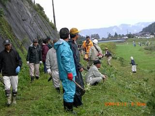 ◆高畠町屋代川の草刈風景　　＠＠＠＠