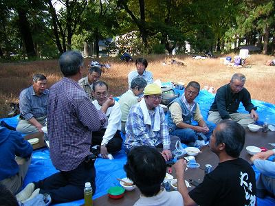 ◆下山後はいも煮会で懇親会です。　　＠＠＠