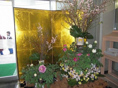 ◆高畠駅構内にも展示しています。　　＠＠＠