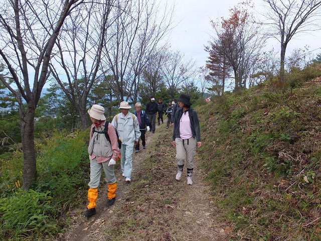 ＪＲ東日本企画　駅長オススメの小さな旅 『絶景八ヶ森と秋風のトロッコ道・置賜白川フットパスを歩こう』絶好の秋日和のなか、満喫されました。
