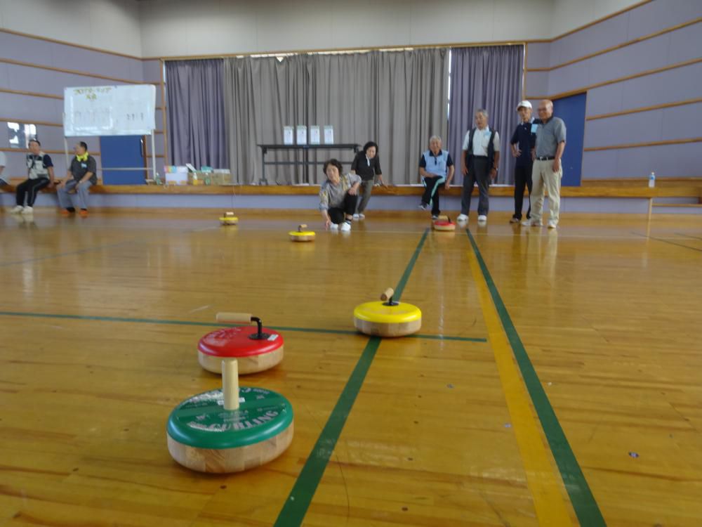 【フロアカーリング大会】《床の上のカーリング》