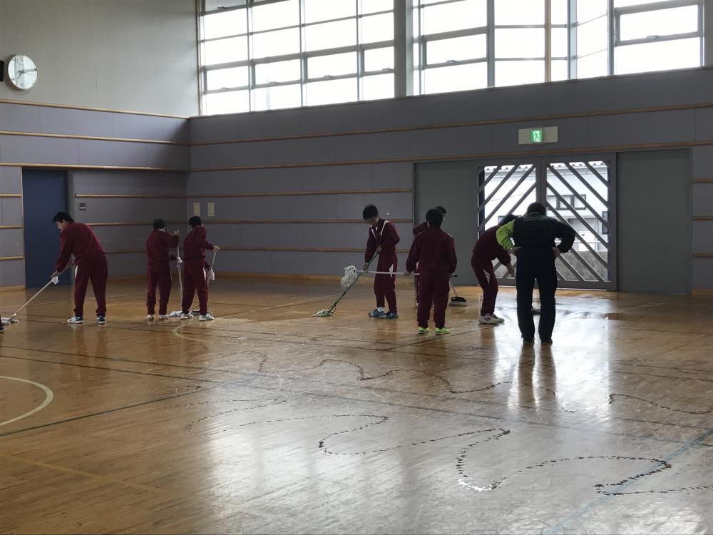 【豊田体育館のワックスがけ】をしました。