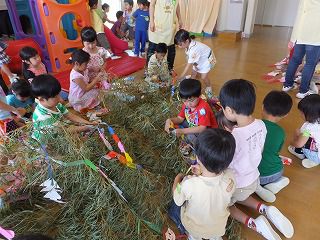 ６月１６日　七夕飾りつけ　子育てキャンパス「すまいる」