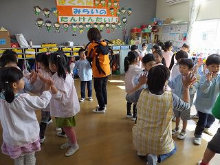 １０月８日　英語であそぼう（年長）・体育教室（年少）