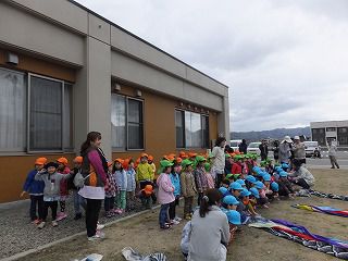 4月1７日　こいのぼりの掲揚
