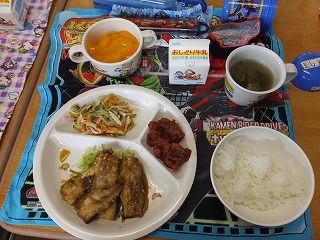 ６月１２日　給食参観日（年長組）