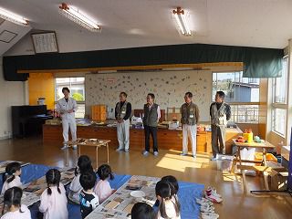 １０月２０日　自然遊び（木工クラフト）