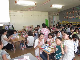 ６月１０日　給食参観日（年長組）