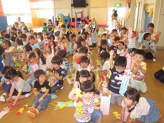 ６月２３日　七夕飾りつけ　子育てキャンパス「すまいる」 