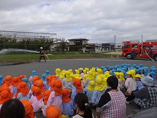 10月18日　放水活動・起震車体験