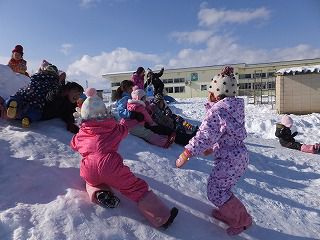 1月１８日　雪遊びたのしいなー！ 