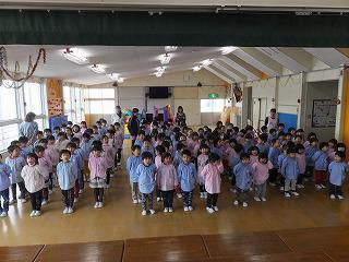 １２月２２日　２学期終業式・こども絵画展表彰式