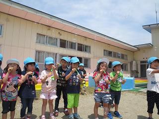 ６月８日　しゃぼんだまとばそう